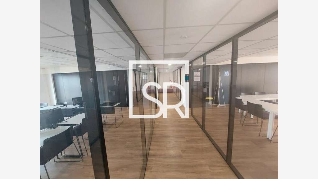 Bureaux 242m² R+2 à louer à Clermont-Ferrand