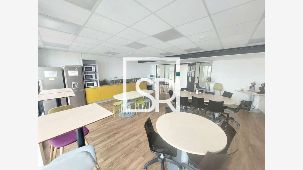 Bureaux 242m² R+2 à louer à Clermont-Ferrand