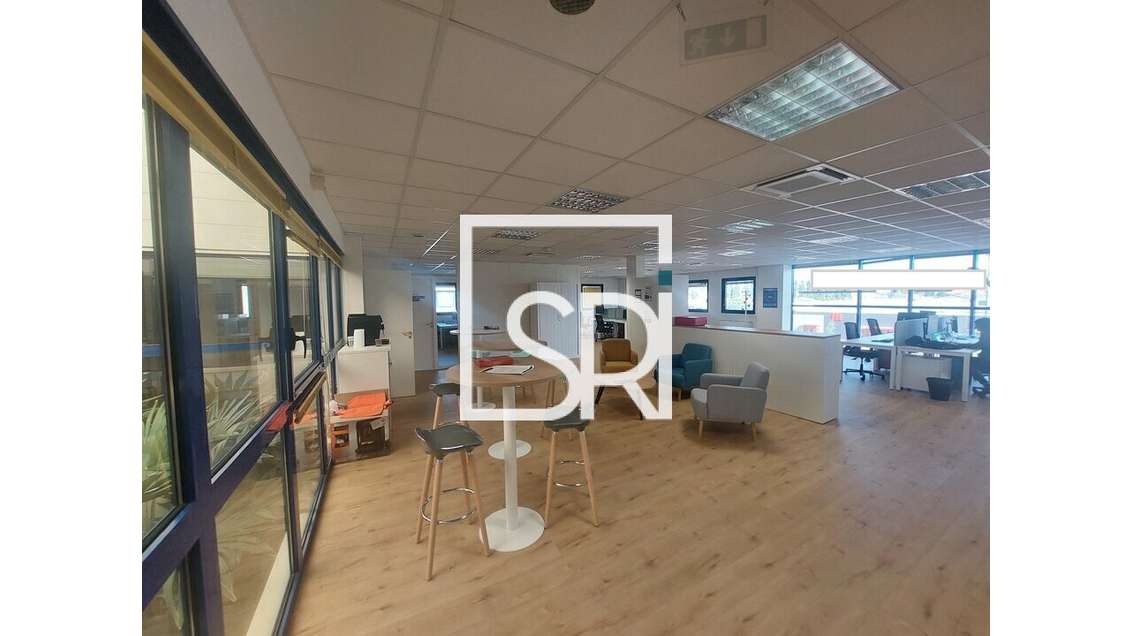 Bureaux R+4 à louer Clermont Ferrand Le Brezet 