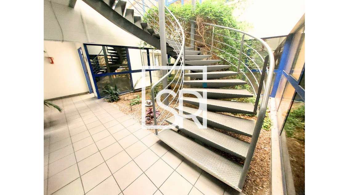 Bureaux R+4 à louer Clermont Ferrand Le Brezet 