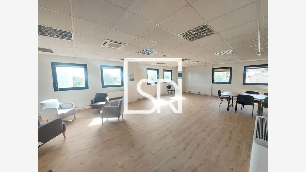 Bureaux R+4 à louer Clermont Ferrand Le Brezet