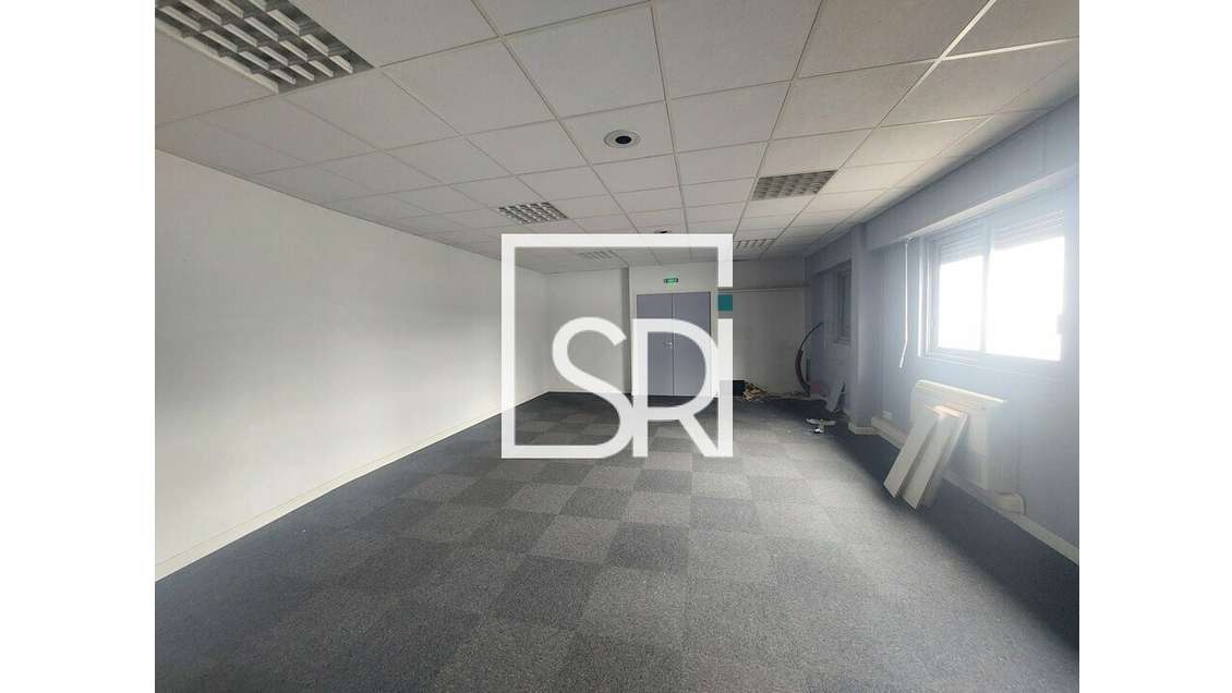 CLERMONT-FERRAND - BUREAUX à louer