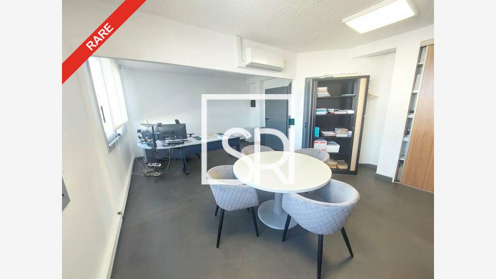Bureaux rénovés 600m² à louer à Clermont Le Brezet