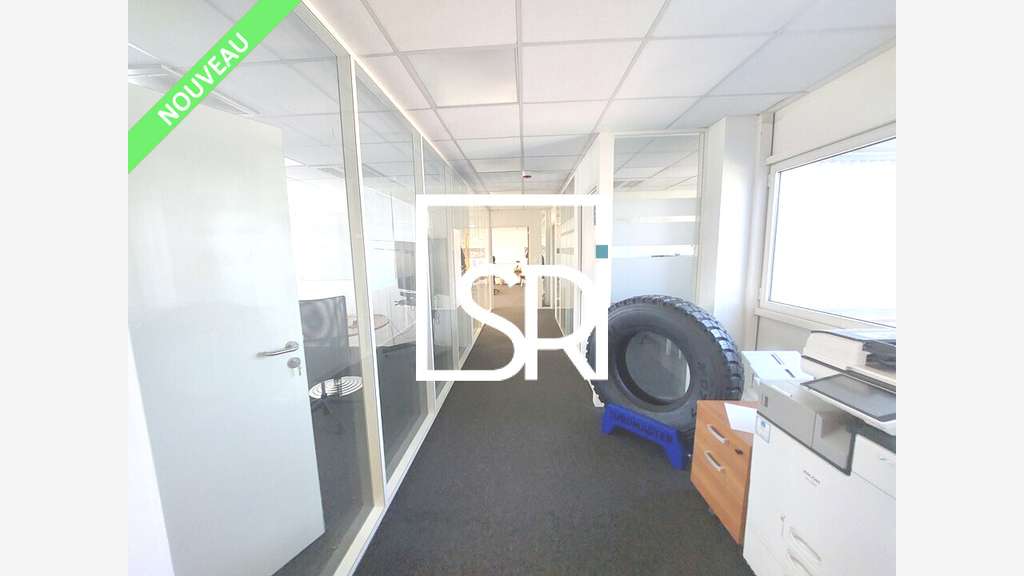 Bureaux 1200m² à louer à Clermont-Ferrand