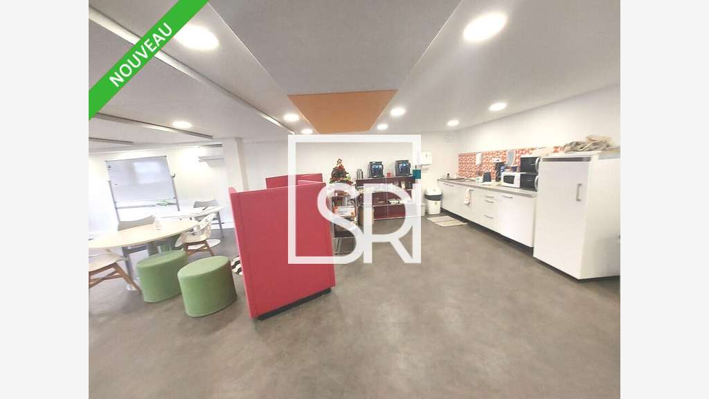 Bureaux de 900m² à louer en ZAC Clermont Ferrand