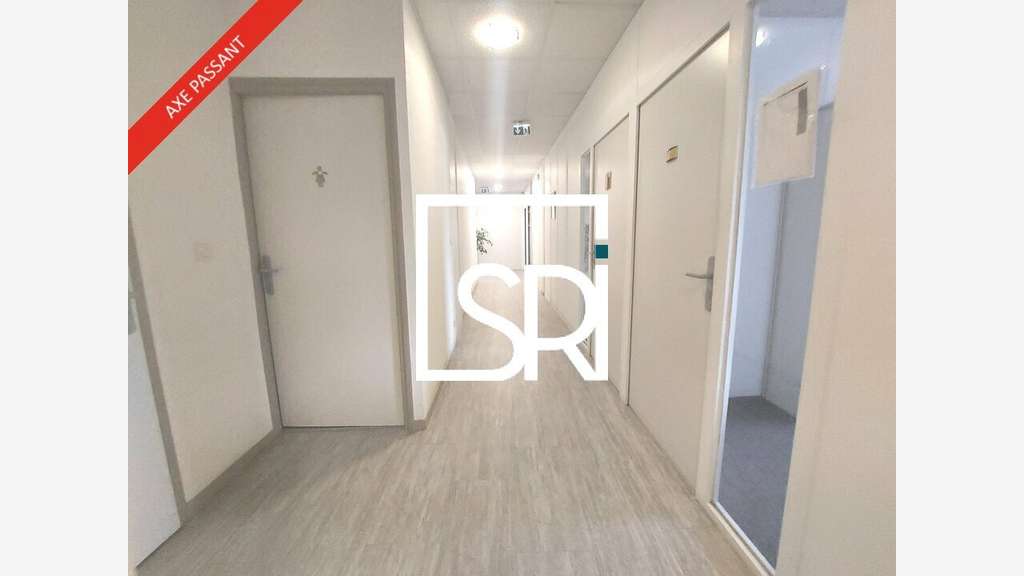 Bureaux de 648m² à louer en za à Clermont Ferrand 