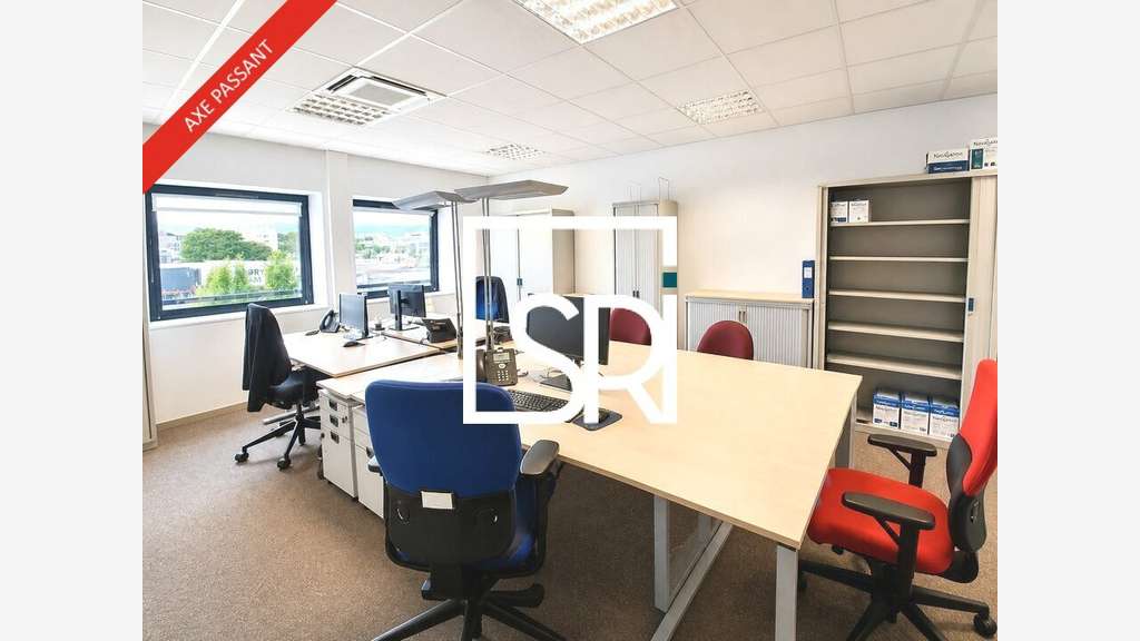 Bureaux de 648m² à louer en za à Clermont Ferrand 