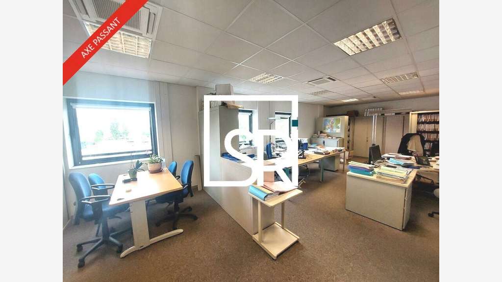 Bureaux de 648m² à louer en za à Clermont Ferrand 