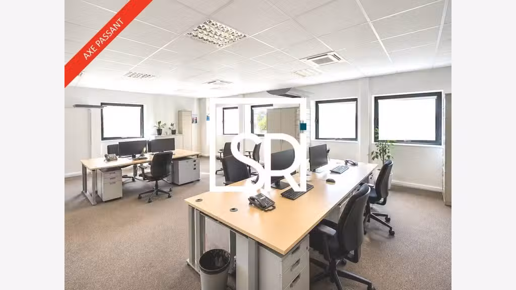 Bureaux de 648m² à louer en za à Clermont Ferrand 