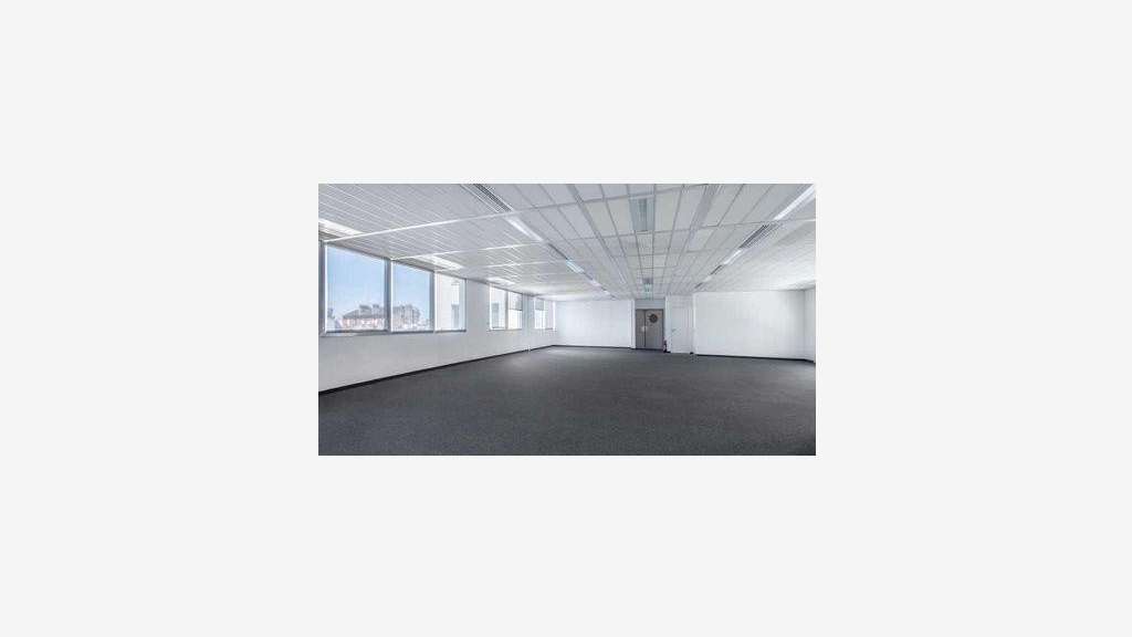 À louer bureaux 700m² R+4 gare de Clichy-Levallois