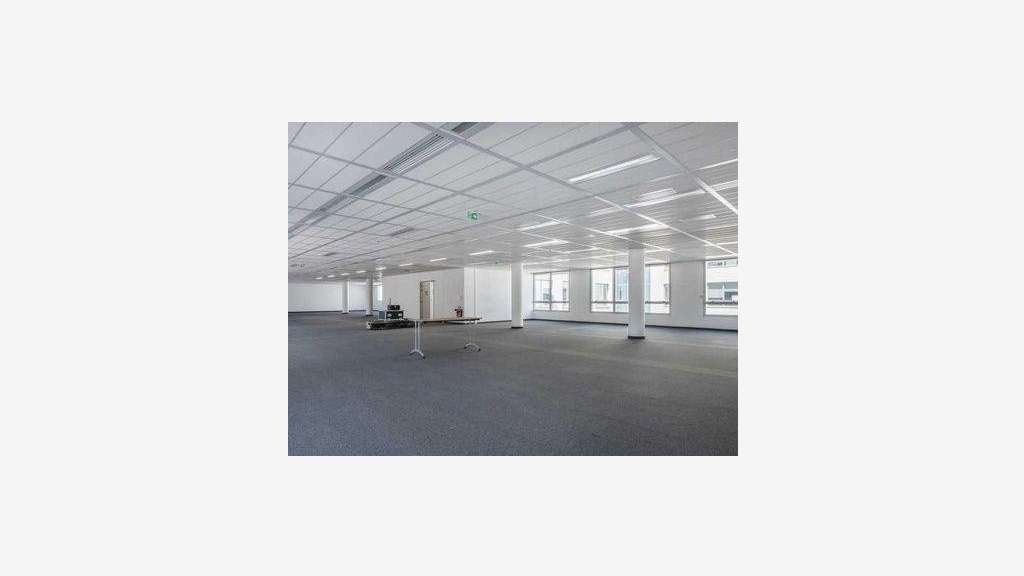 À louer bureaux 700m² R+4 gare de Clichy-Levallois