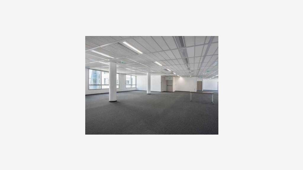 À louer bureaux 700m² R+4 gare de Clichy-Levallois