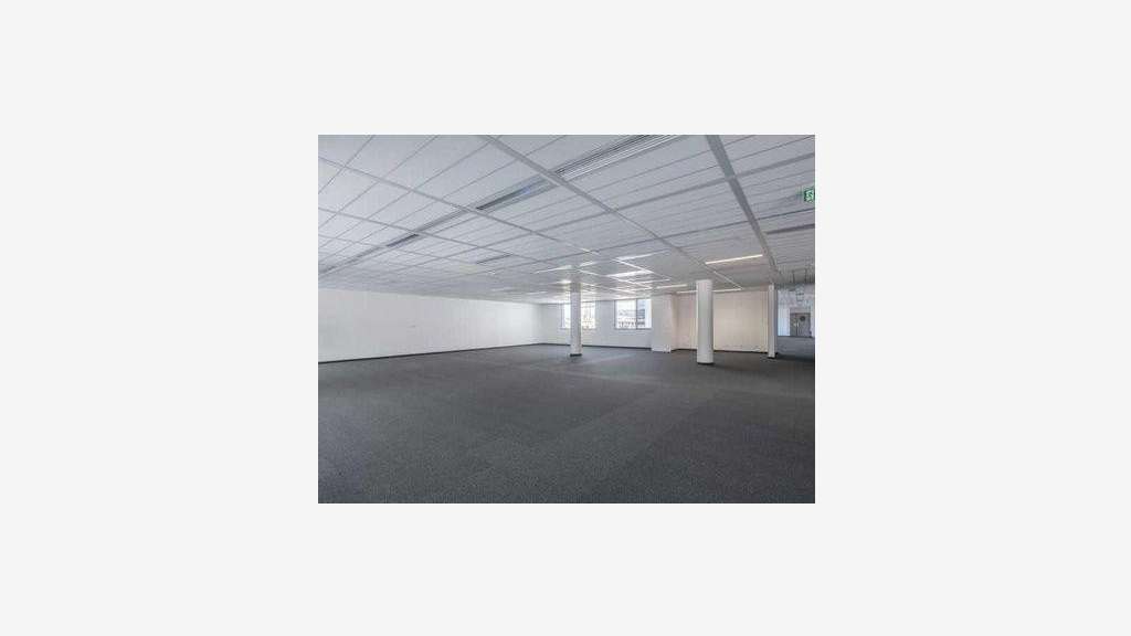 À louer bureaux 700m² R+4 gare de Clichy-Levallois