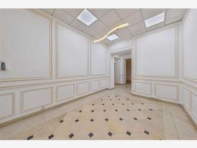 À louer bureaux 528m² R+1 HQE à Clichy