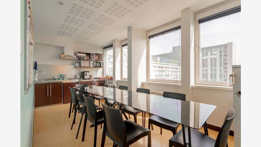 Location bureaux 266m² à Clichy limite Saint Ouen