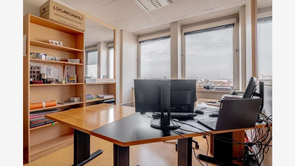 Location bureaux 266m² à Clichy limite Saint Ouen
