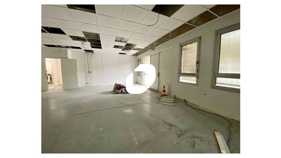A louer Bureaux 256m² Clichy