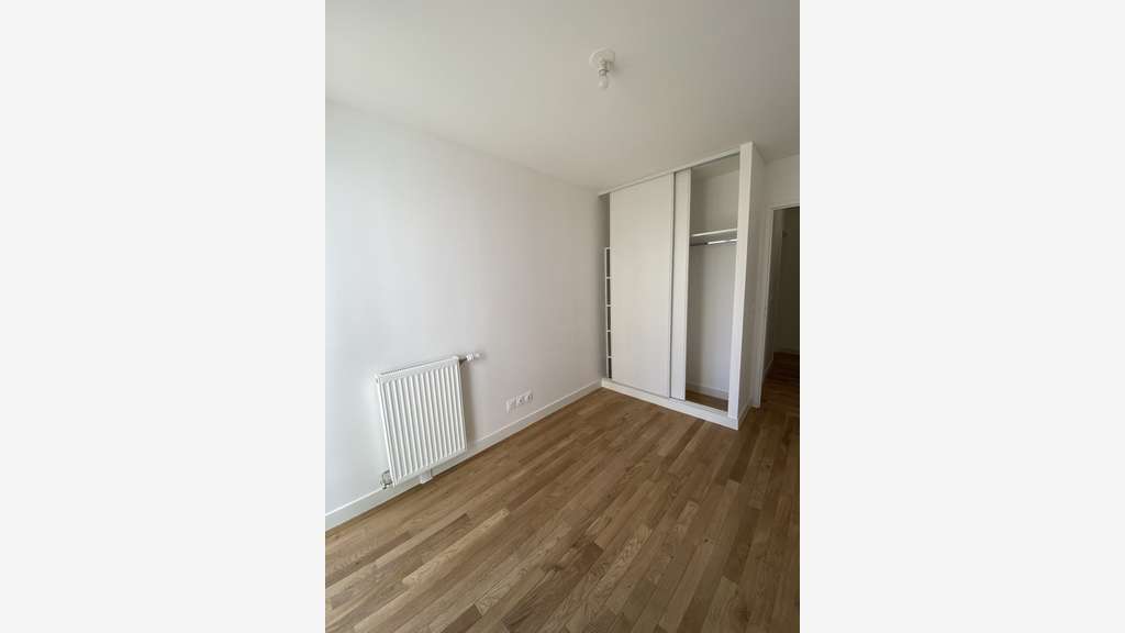A louer local 75m² avec terrasse à Clichy centre
