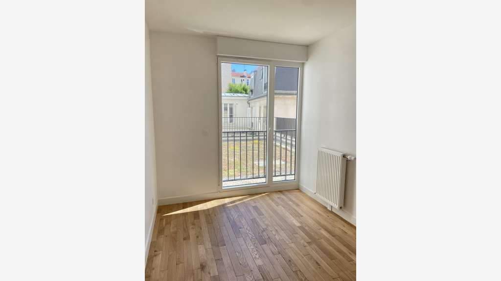 A louer local 75m² avec terrasse à Clichy centre