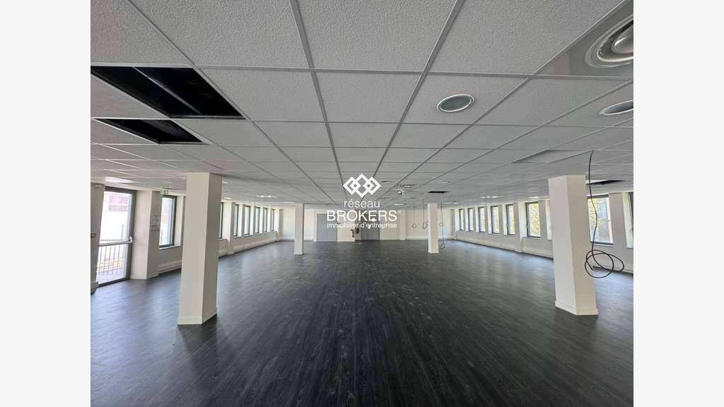 A louer plateaux bureaux climatisés 388m² à Clichy