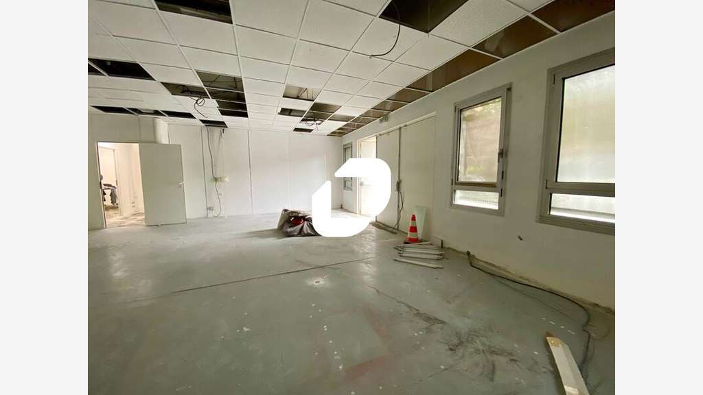 A louer Bureaux 256m² Clichy