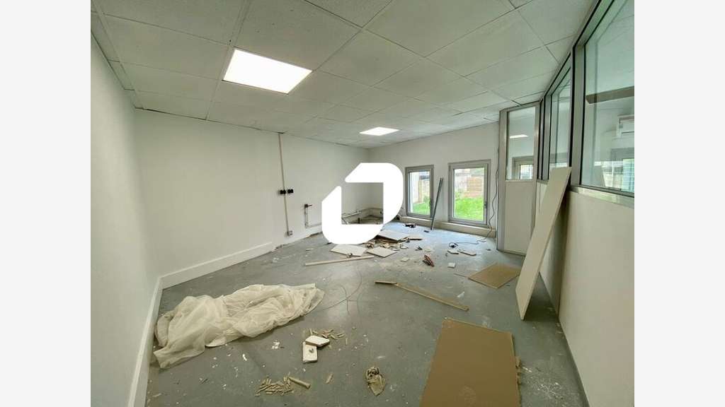 A louer Bureaux 256m² Clichy