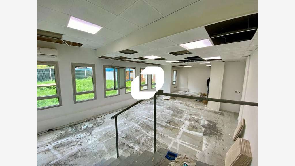 A louer Bureaux 256m² Clichy