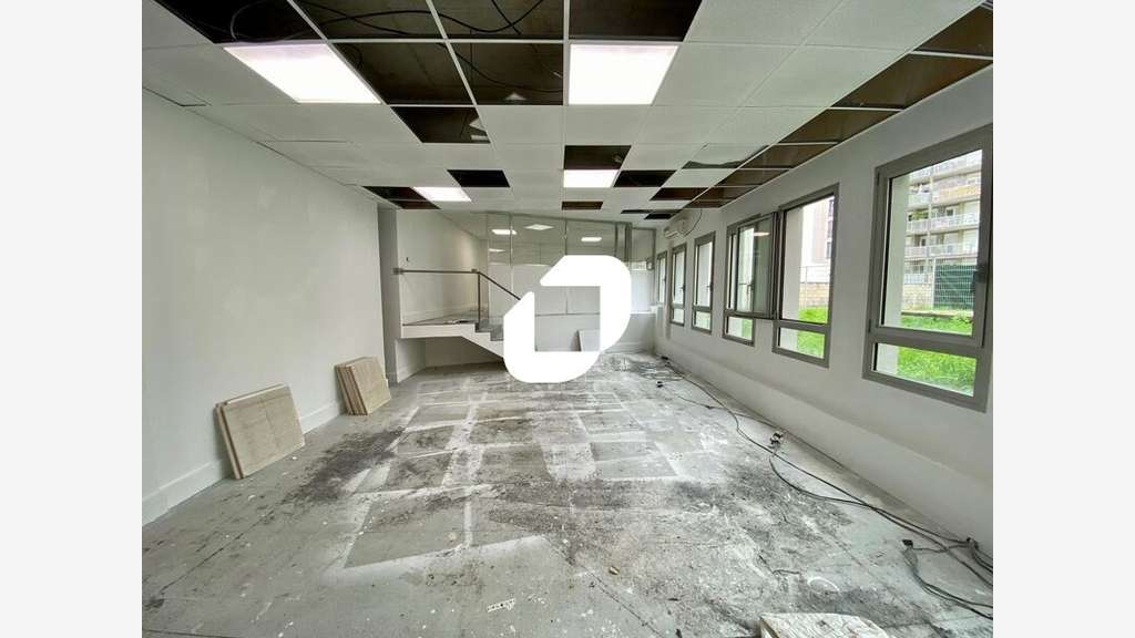 A louer Bureaux 256m² Clichy