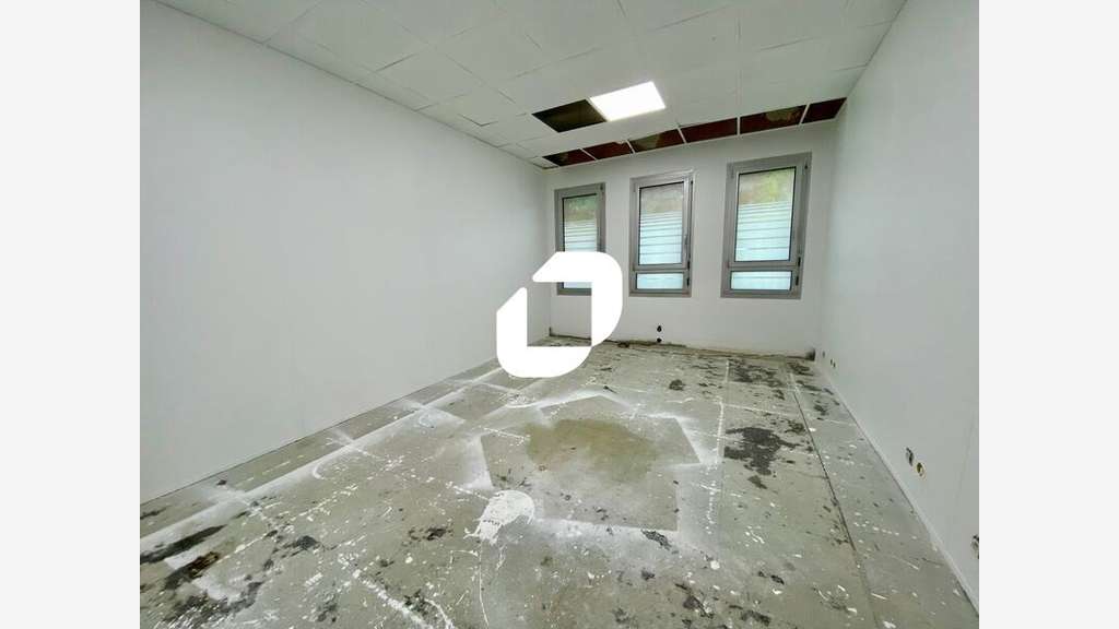 A louer Bureaux 256m² Clichy