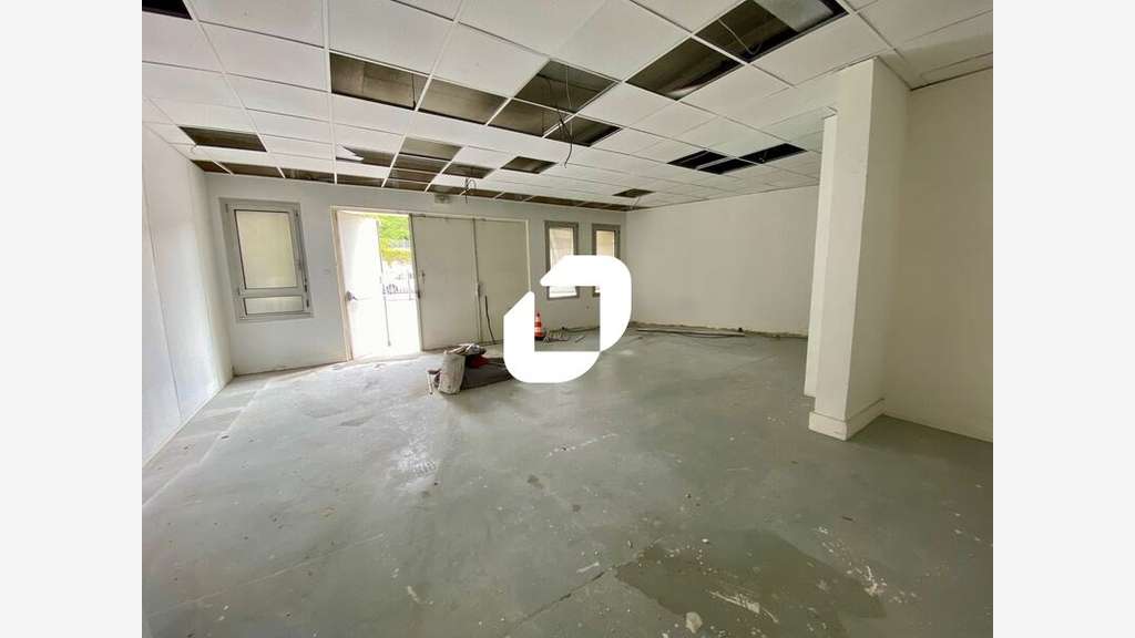 A louer Bureaux 256m² Clichy