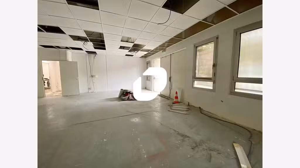 A louer Bureaux 256m² Clichy