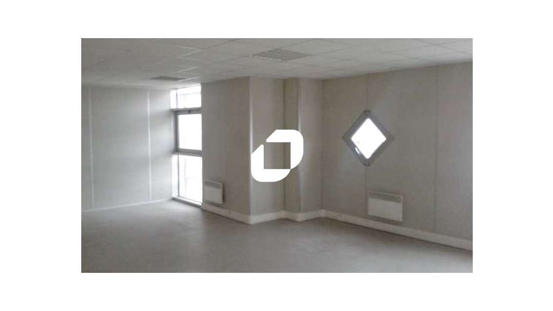 A louer Bureaux 118m² Clichy sous bois