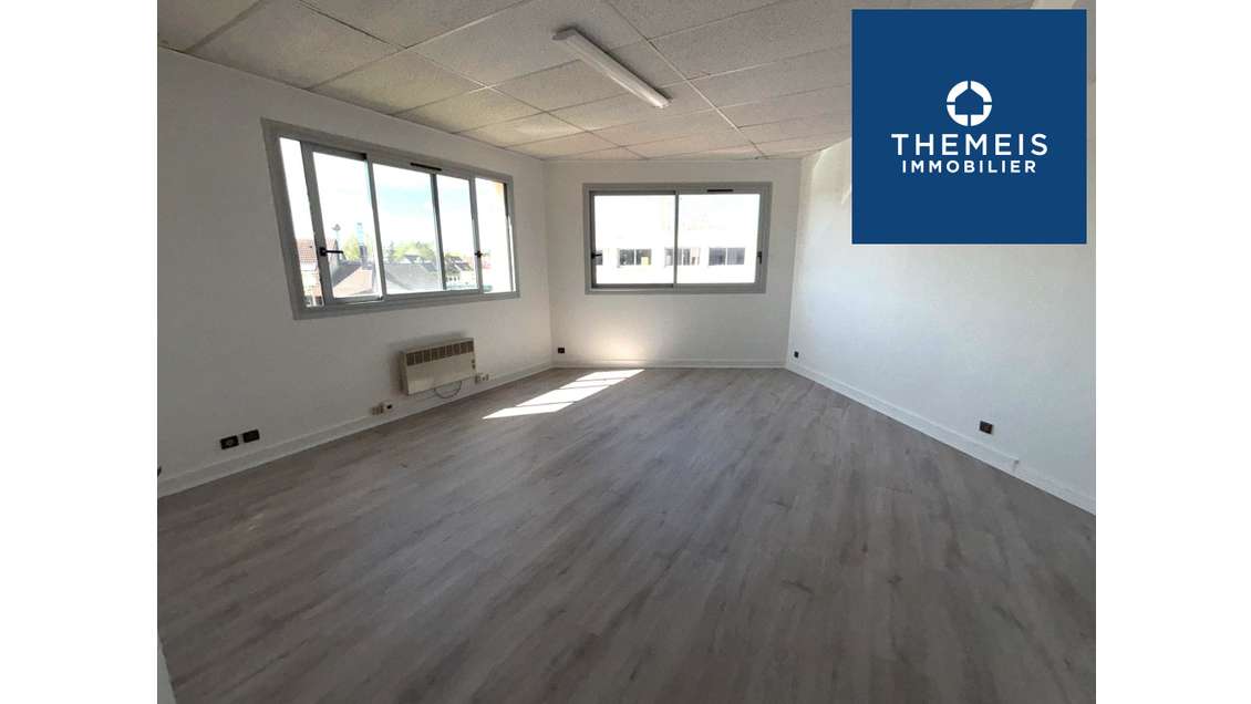 A louer bureau 87m² R+1 zone d'activité Coignières