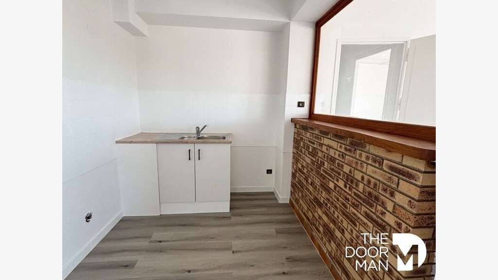 A louer bureaux 87m² accès RN10 à Coignières