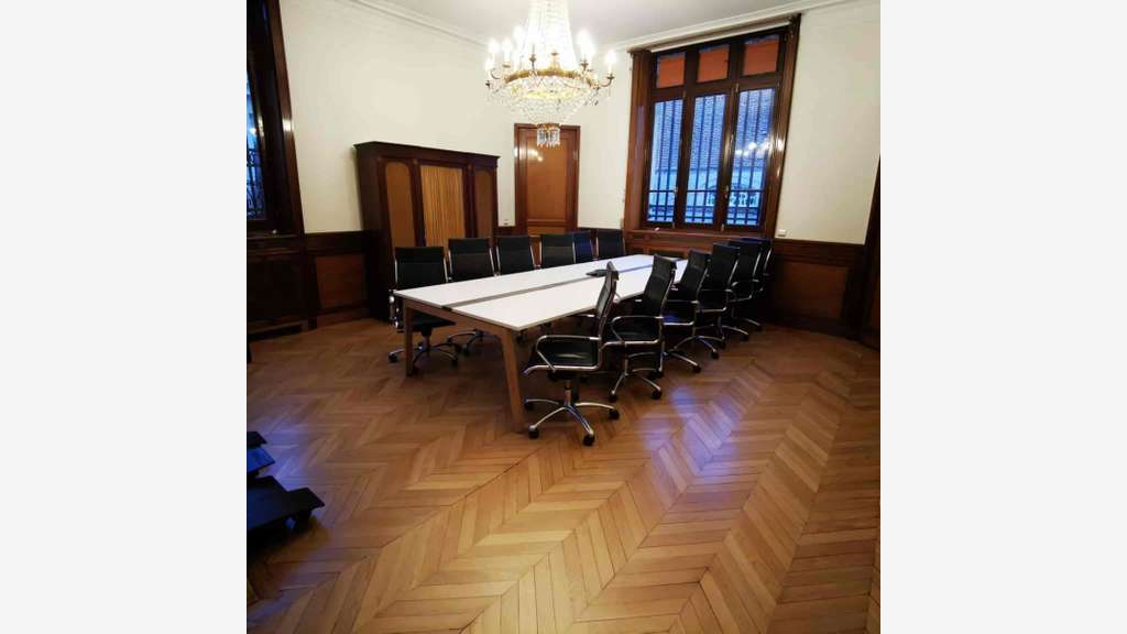 Loue bureaux collectifs ou individuels à Louviers