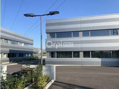 A louer bureaux 158,8m² à Sainte Croix en Plaine