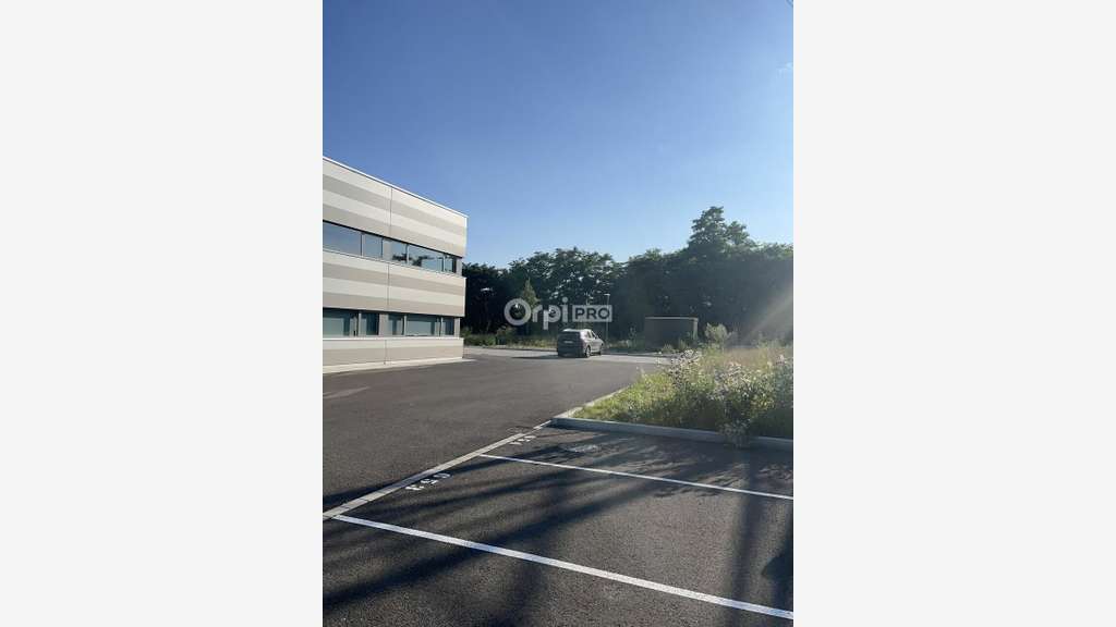 A louer bureaux 158,8m² à Sainte Croix en Plaine