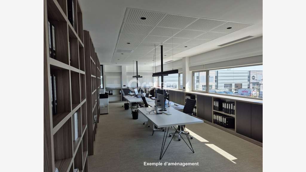 A louer bureaux 158,8m² à Sainte Croix en Plaine