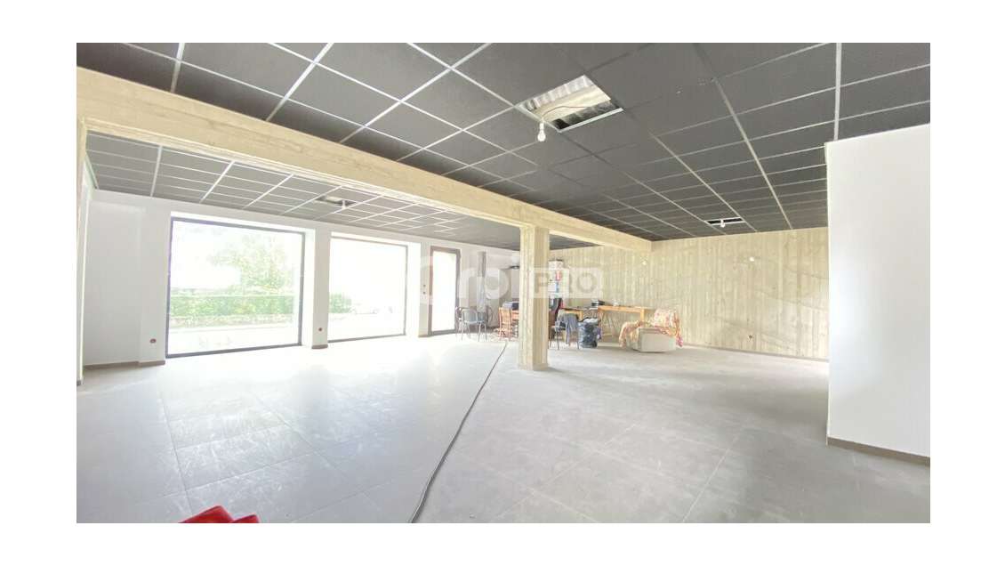 Bureau neuf 95m² RDC à louer à Horbourg-Wihr