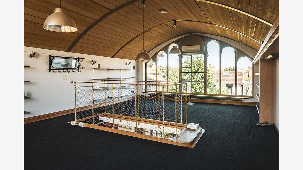 BUREAUX D'ARCHITECTE, AU CALME ET IDÉALEMENT SITUÉ