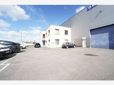 Bureau de 158m² à louer à Colombier Saugnieu