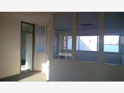 A louer bureaux 2366 m² Colomiers bon empl.