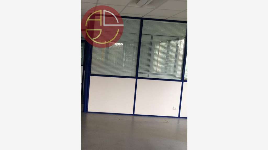A louer bureaux 626 m² Colomiers accès sec.