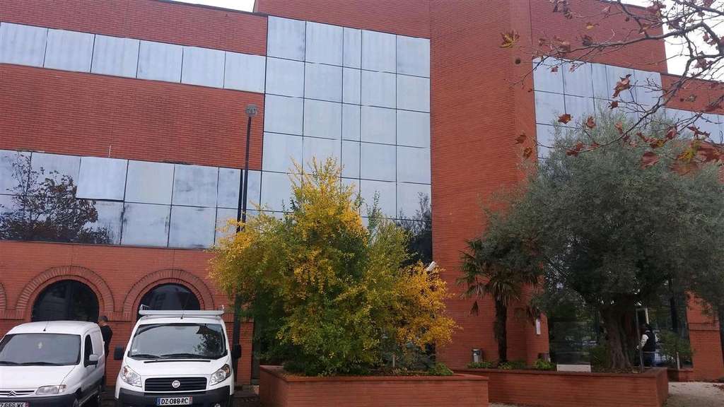 Loue bureaux 10366m² Nord-Ouest Toulouse Colomiers