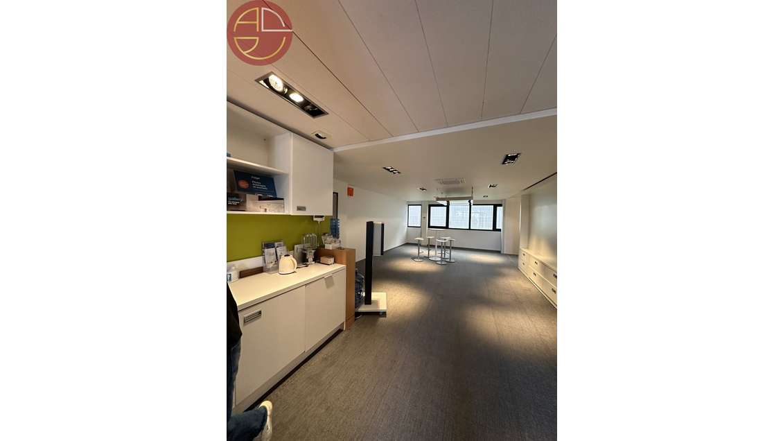 A louer bureaux 173m² parking privatif à Colomiers