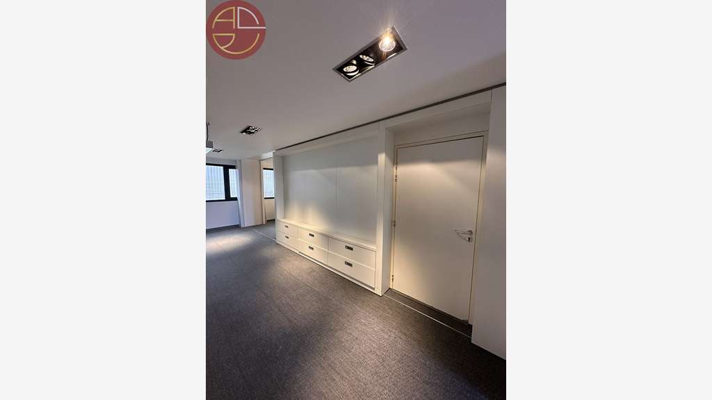 A louer bureaux 173m² parking privatif à Colomiers