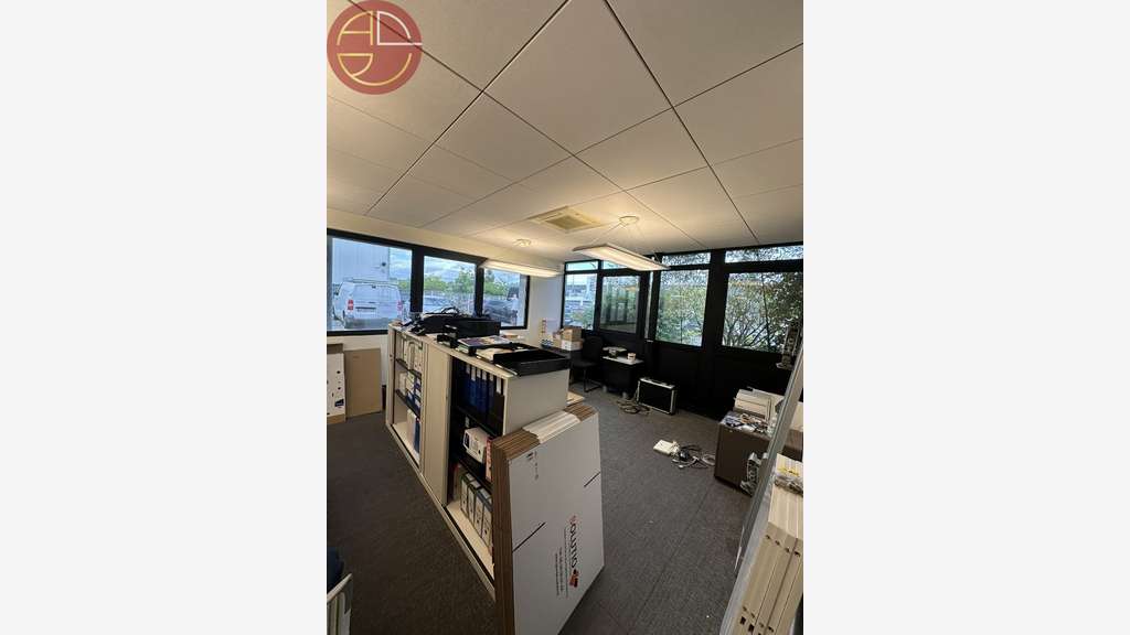 A louer bureaux 173m² parking privatif à Colomiers