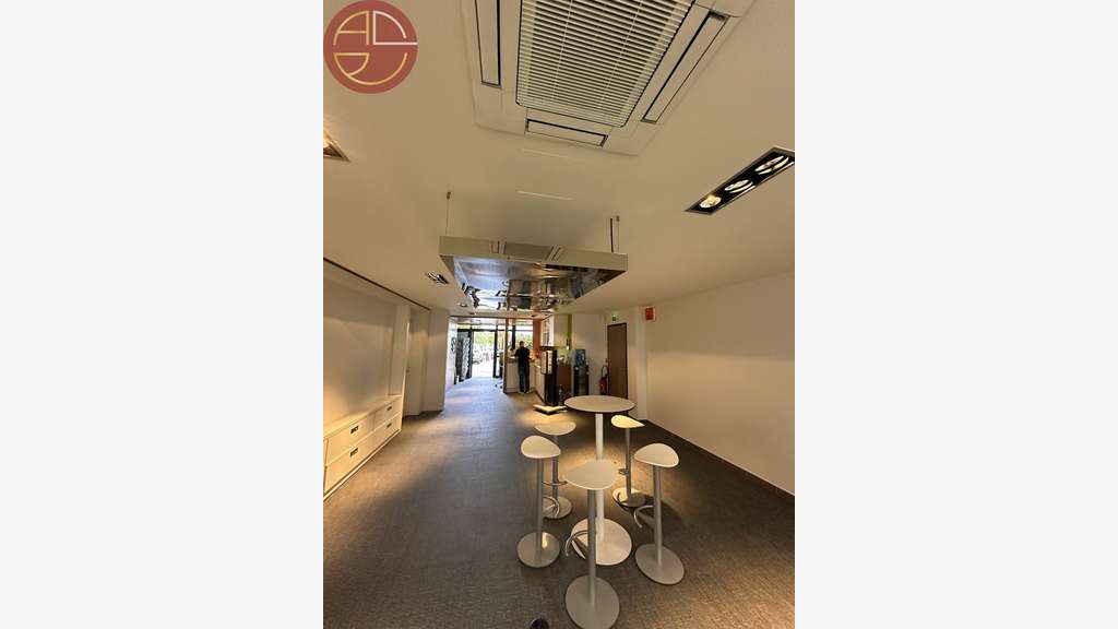 A louer bureaux 173m² parking privatif à Colomiers