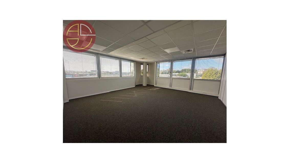 Bureaux 360m² RDC à louer à Colomiers