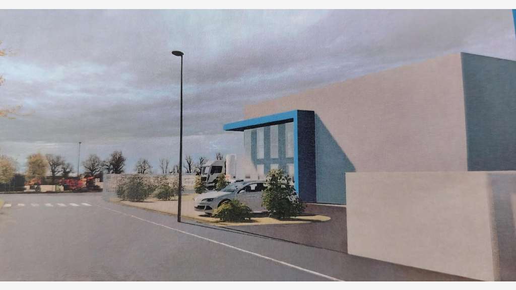 A louer 480m² bureaux et showroom en ZI Bressols 